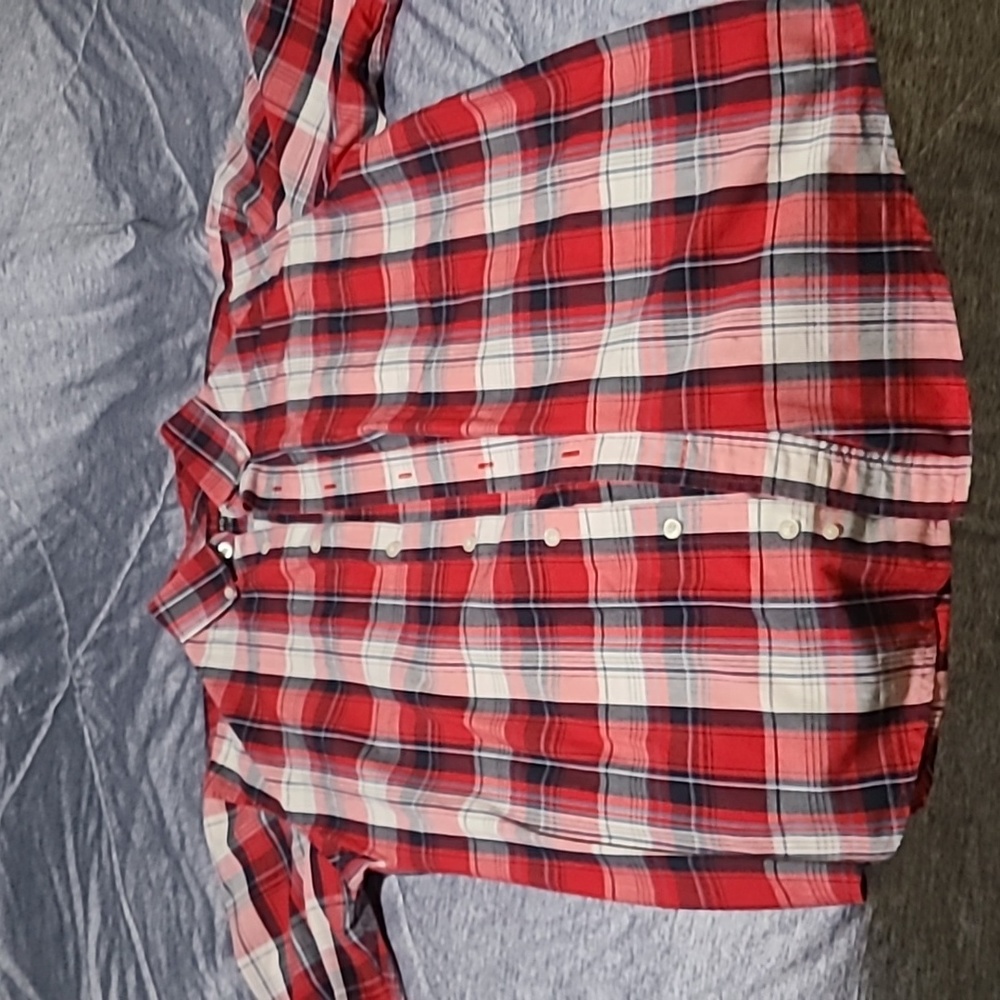 Mens m red,white,black button up short sleeve